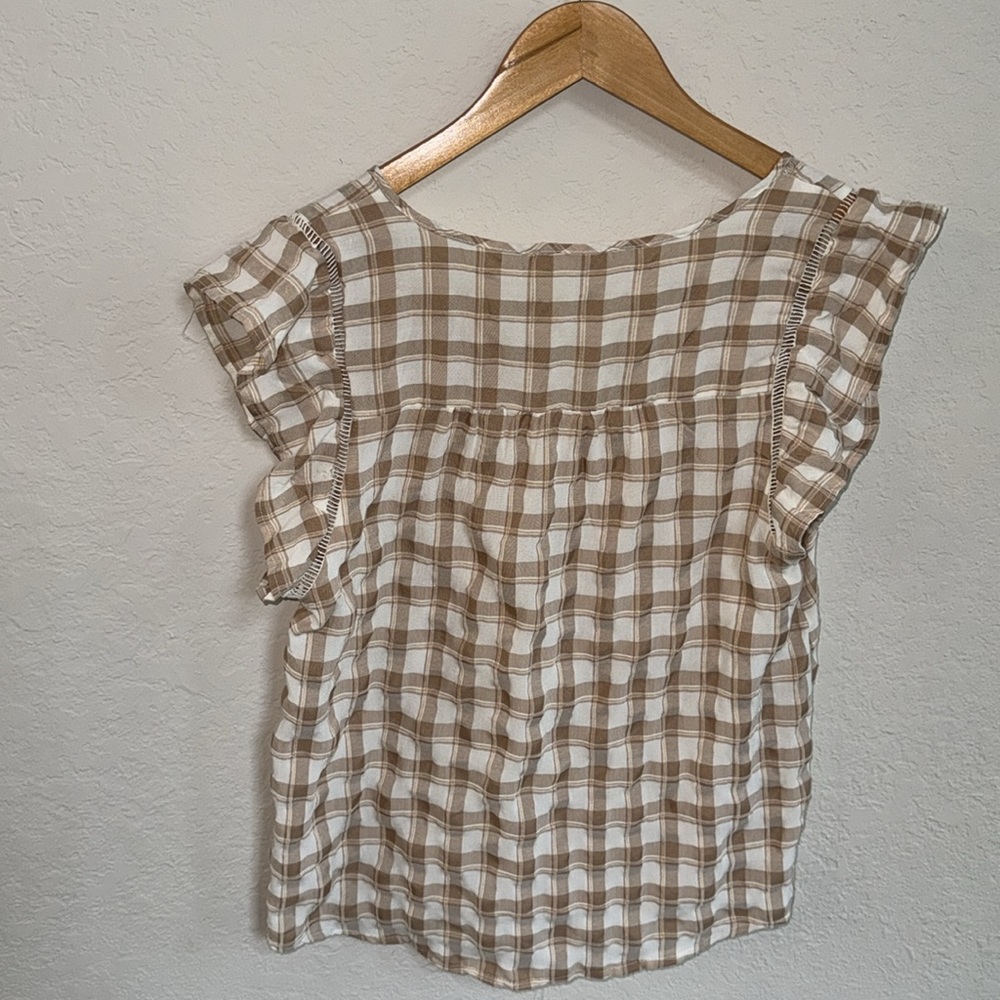 Checkered Flutter Sleeve Top - Picture 8 of 9